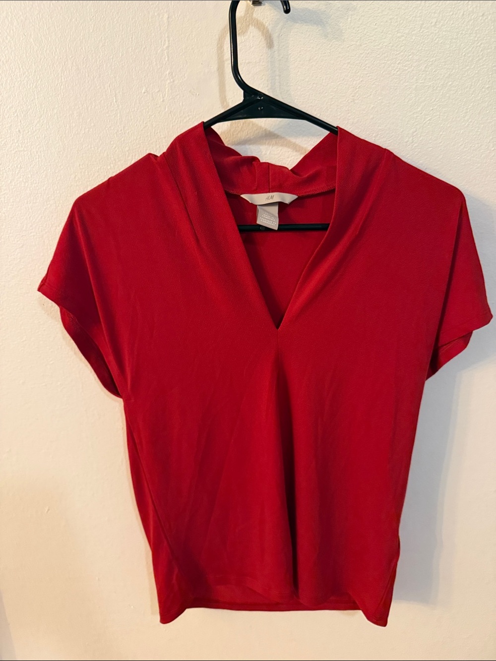 H&M Bright Red V-Neck Short Sleeve blouse